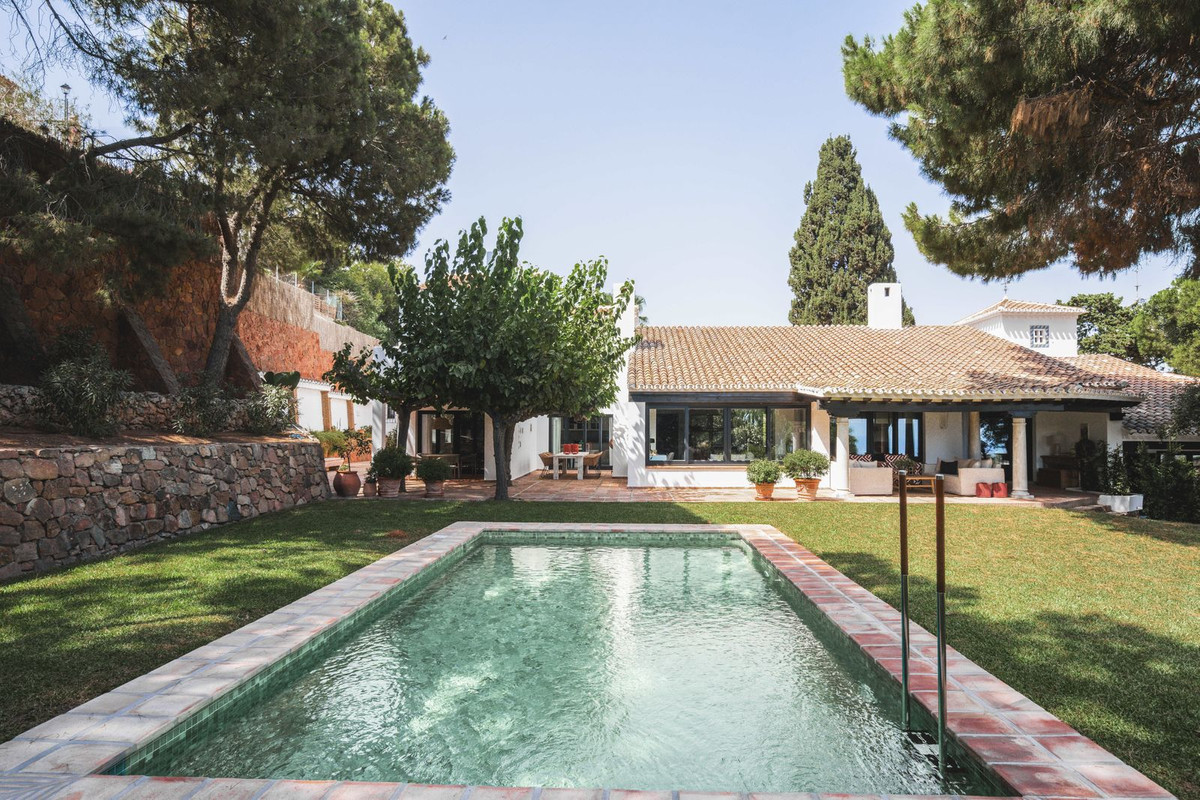 Se vende Villa - Chalet de 6 dormitorios en Málaga Ciudad, Málaga, España