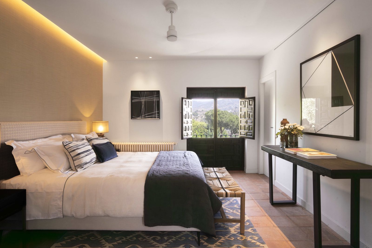 Se vende Villa - Chalet de 6 dormitorios en Málaga Ciudad, Málaga, España