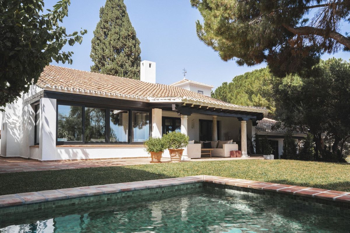 Se vende Villa - Chalet de 6 dormitorios en Málaga Ciudad, Málaga, España