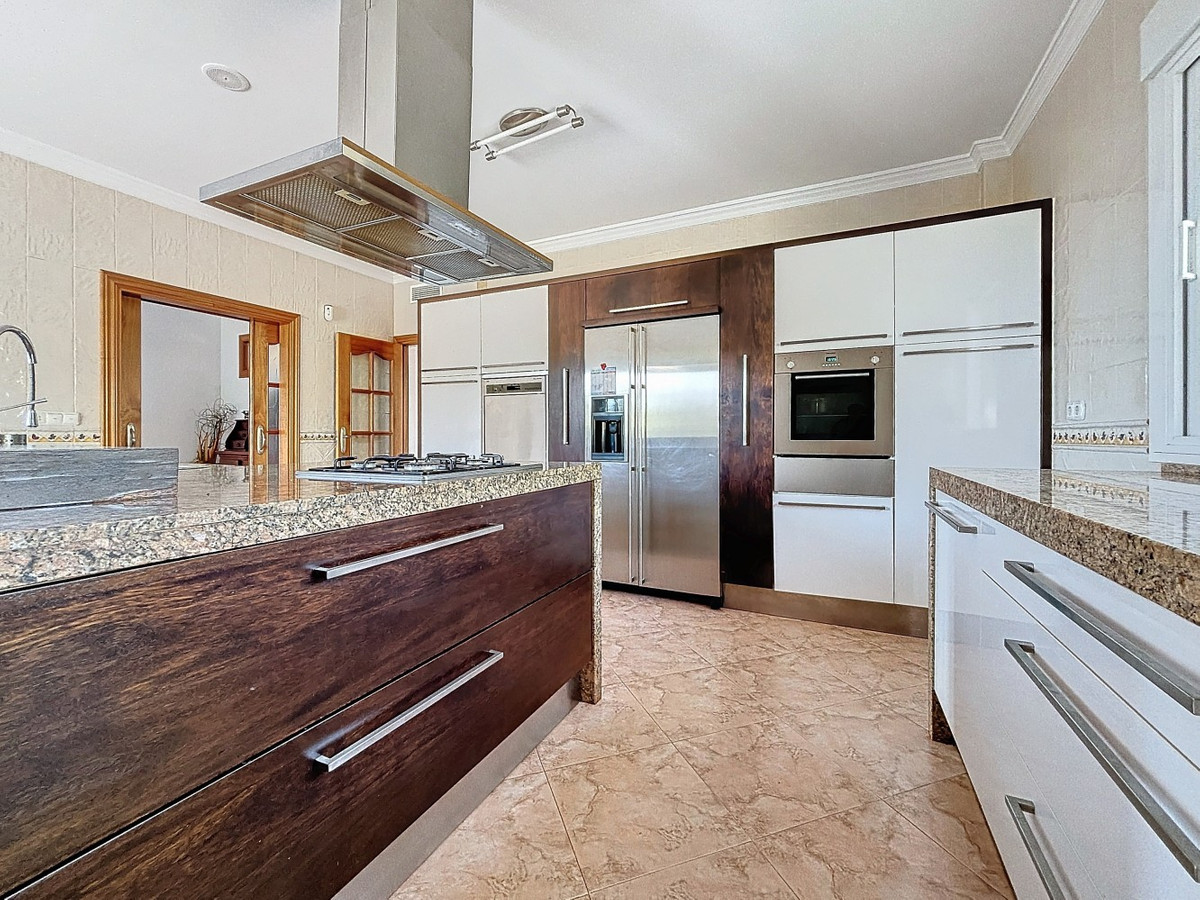 4 Bed Townhouse for sale in Periana Costa Del Sol East, Málaga, Spain