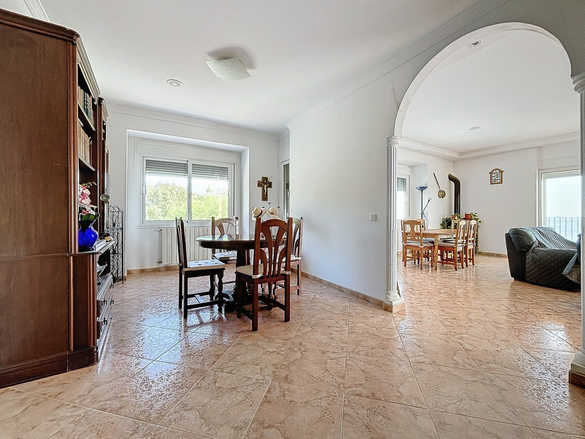 4 Bed Townhouse for sale in Periana Costa Del Sol East, Málaga, Spain