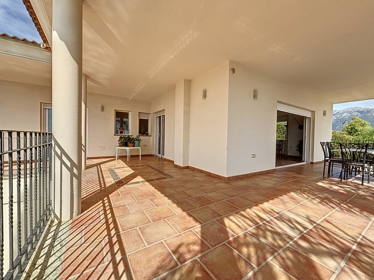 4 Bed Townhouse for sale in Periana Costa Del Sol East, Málaga, Spain