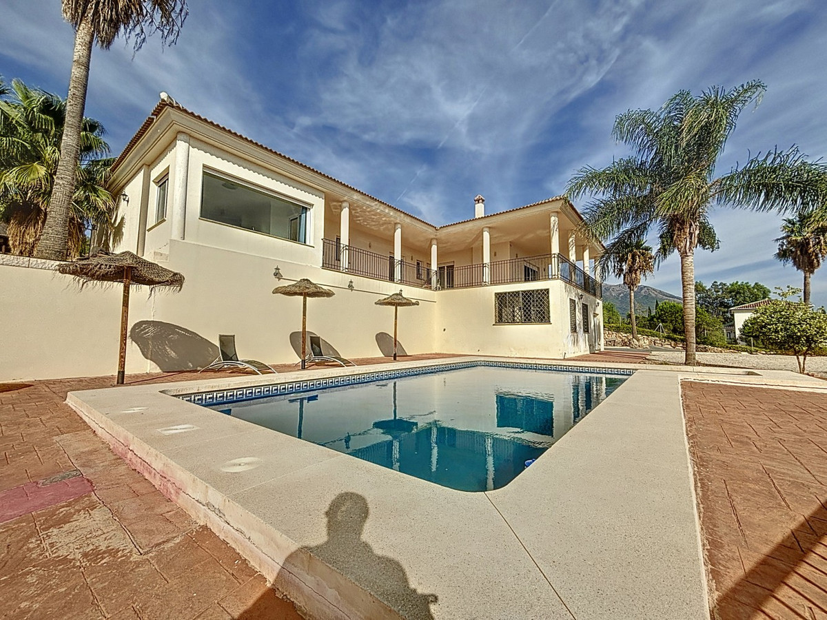 4 Bed Townhouse for sale in Periana Costa Del Sol East, Málaga, Spain