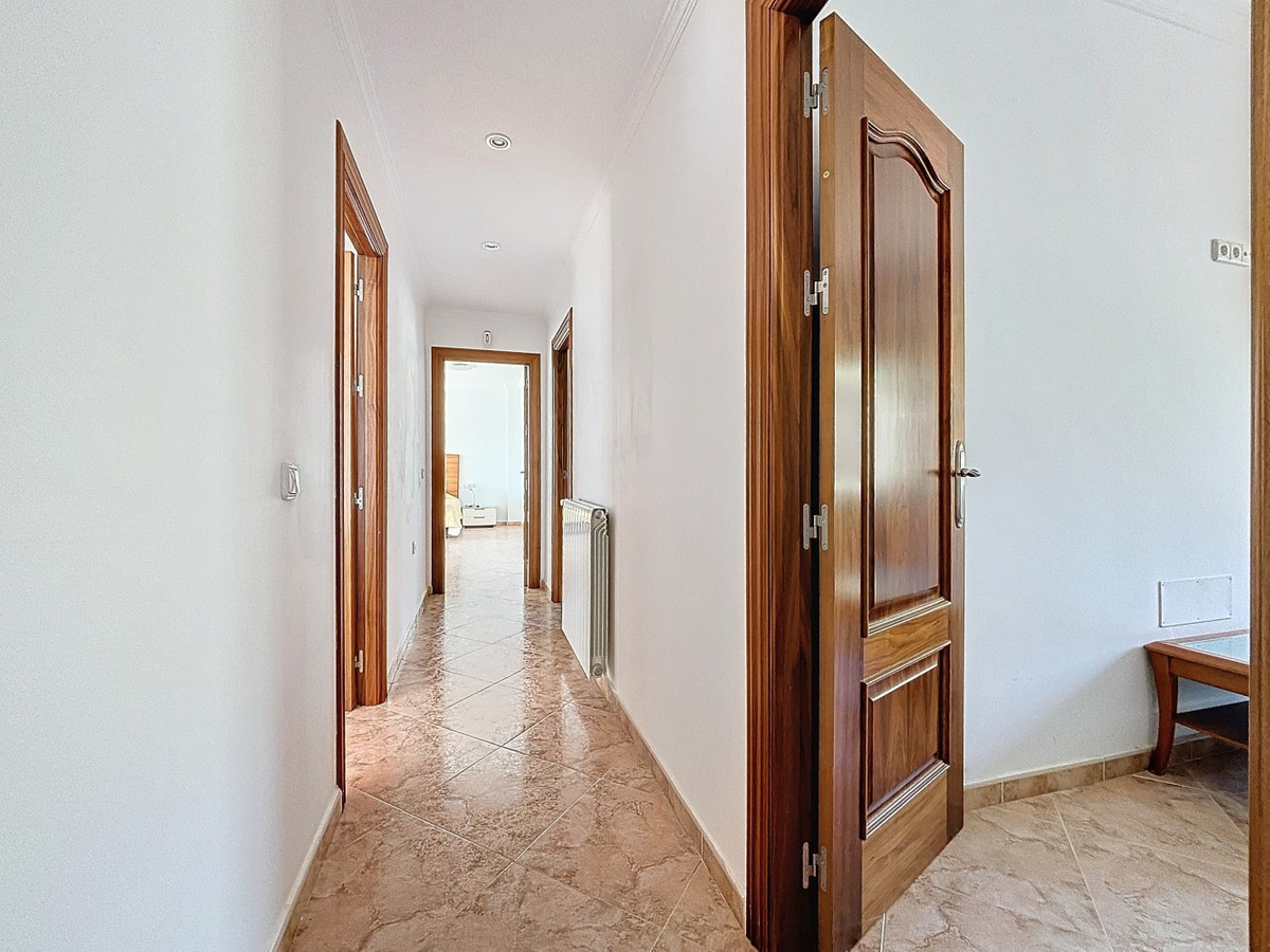 4 Bed Townhouse for sale in Periana Costa Del Sol East, Málaga, Spain