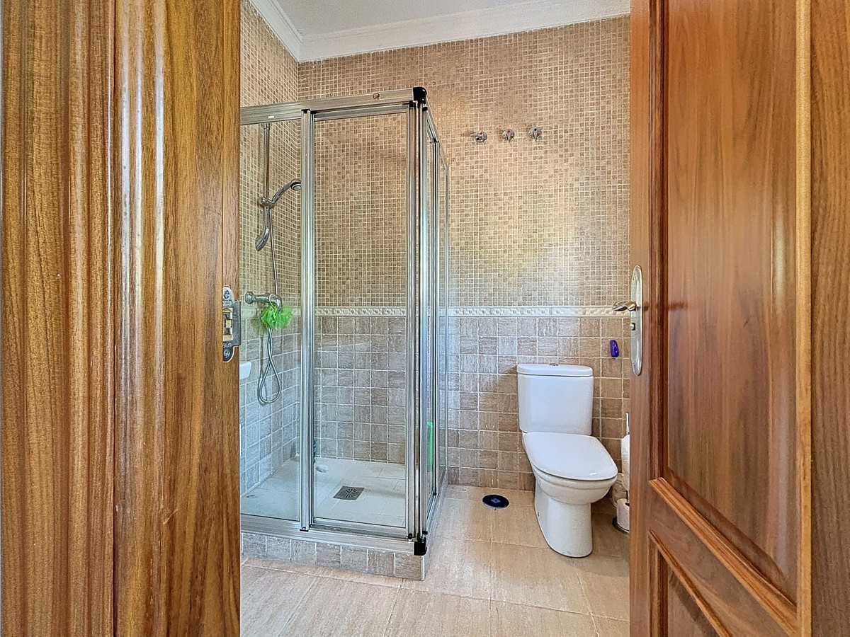 4 Bed Townhouse for sale in Periana Costa Del Sol East, Málaga, Spain