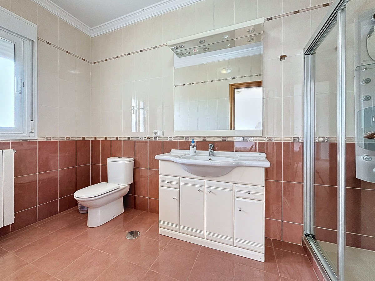 4 Bed Townhouse for sale in Periana Costa Del Sol East, Málaga, Spain