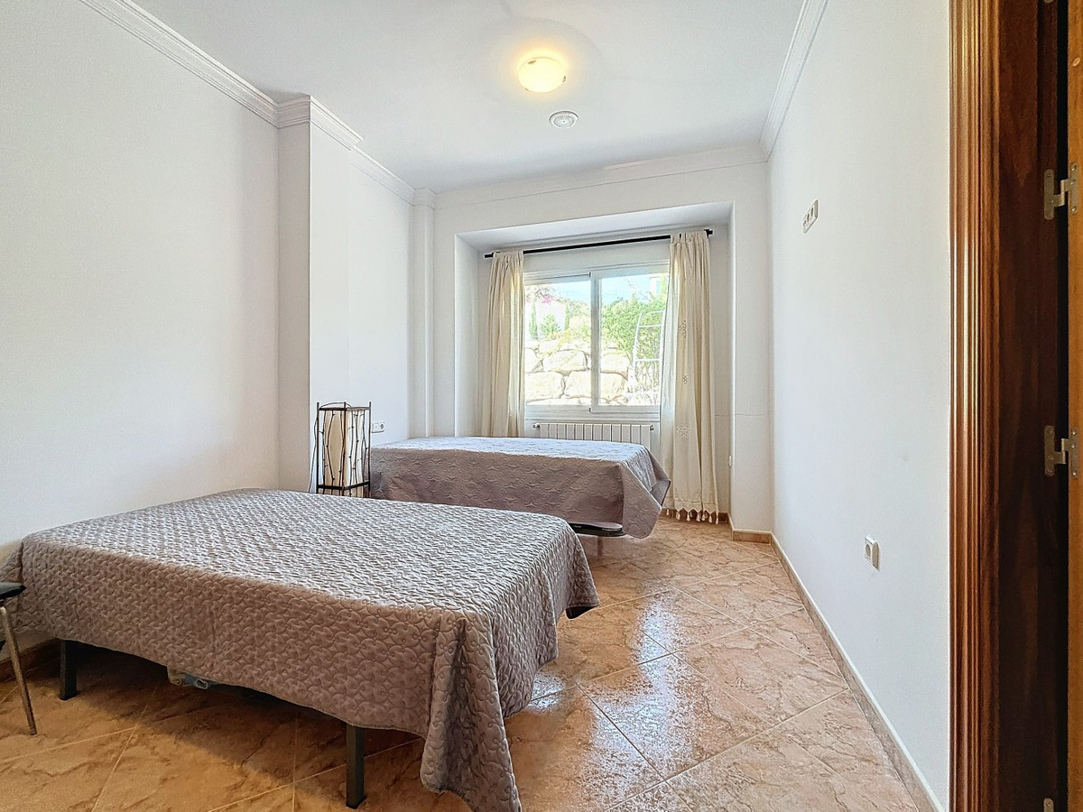 4 Bed Townhouse for sale in Periana Costa Del Sol East, Málaga, Spain