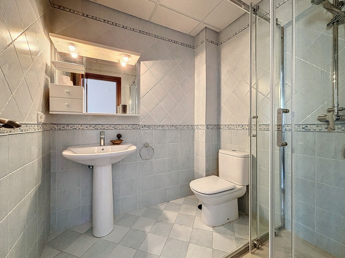 4 Bed Townhouse for sale in Periana Costa Del Sol East, Málaga, Spain