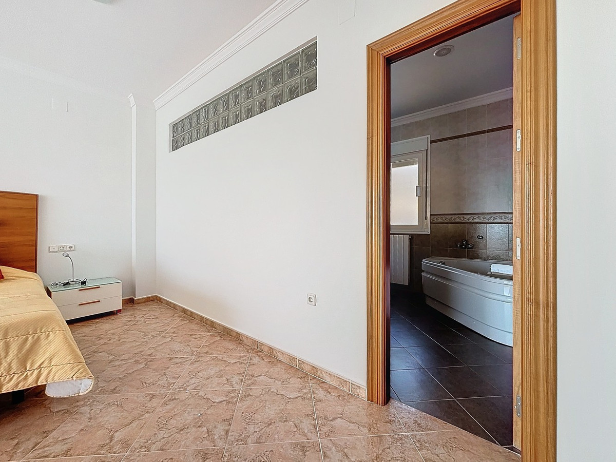 4 Bed Townhouse for sale in Periana Costa Del Sol East, Málaga, Spain