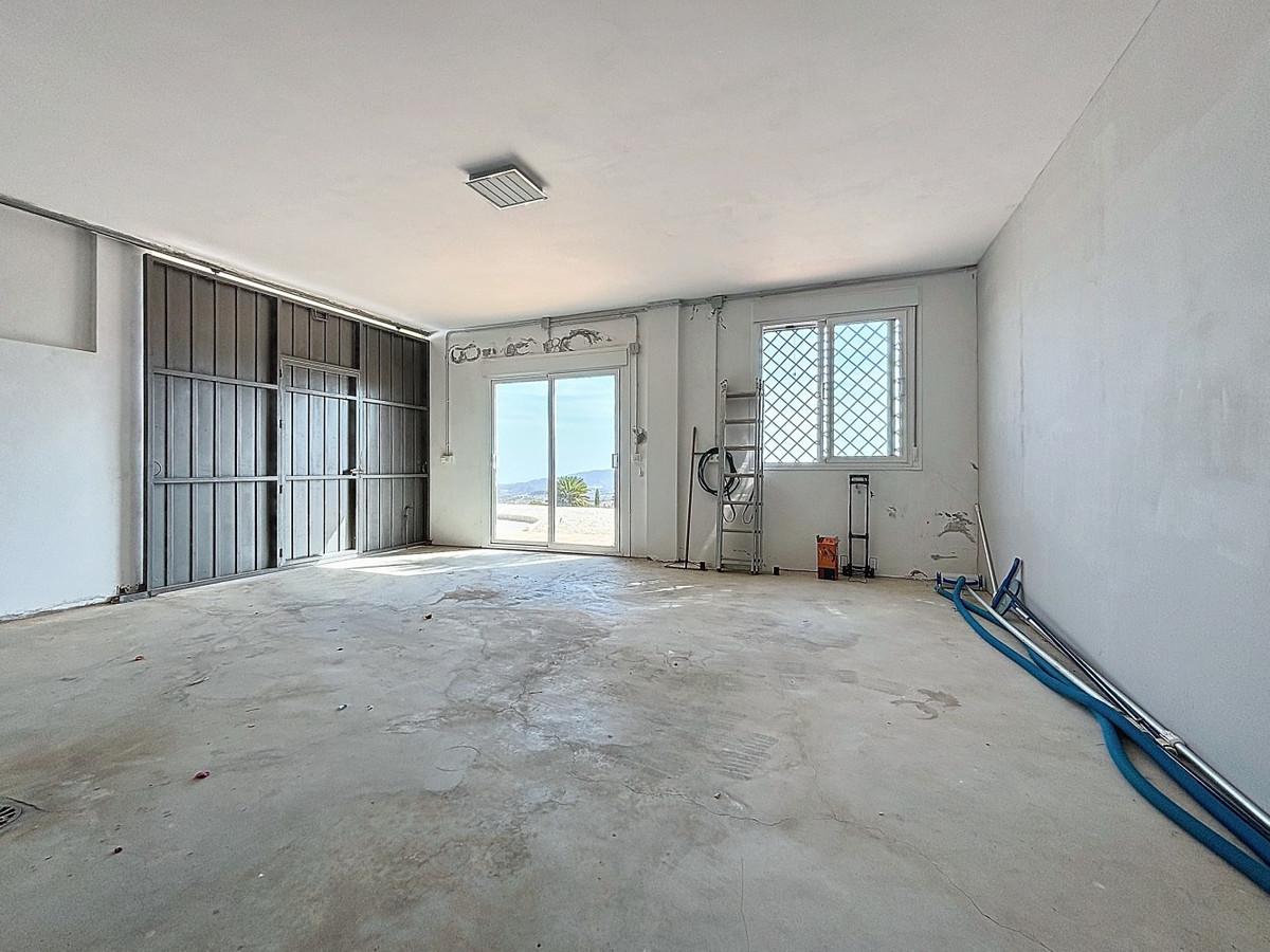 4 Bed Townhouse for sale in Periana Costa Del Sol East, Málaga, Spain