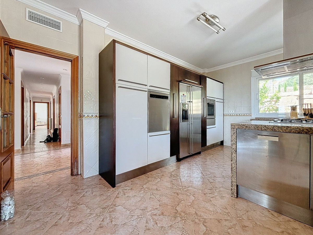 4 Bed Townhouse for sale in Periana Costa Del Sol East, Málaga, Spain