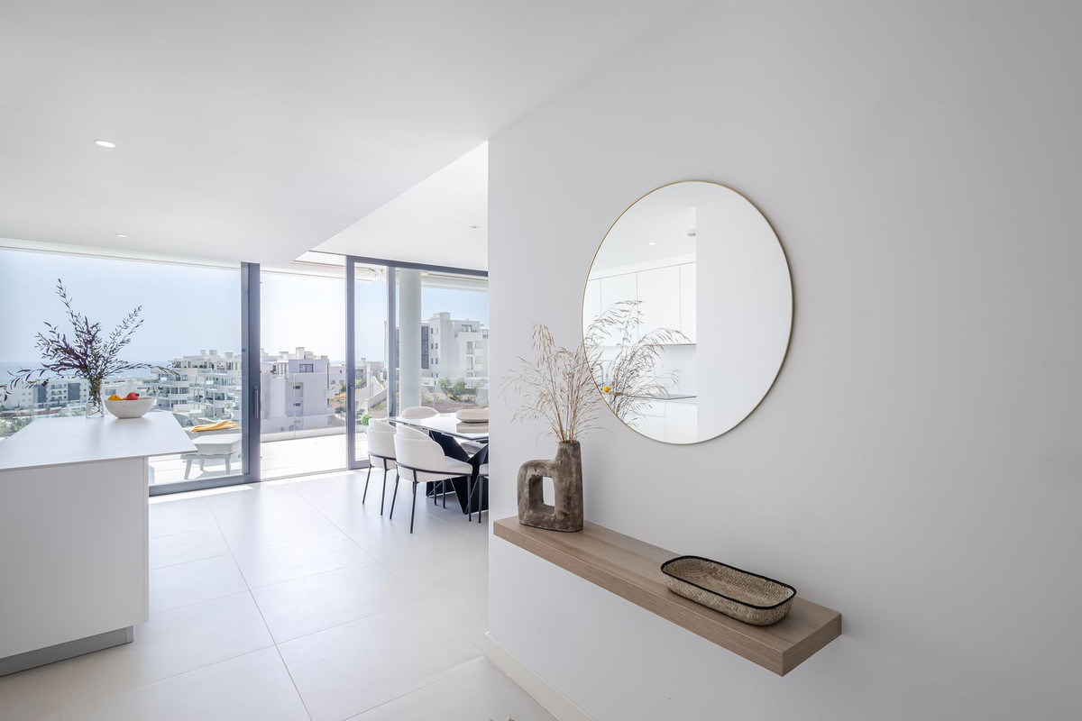 3 Bed Apartment for sale in Fuengirola Costa Del Sol, Málaga, Spain