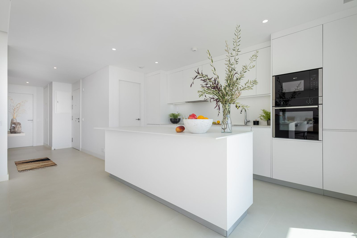 3 Bed Apartment for sale in Fuengirola Costa Del Sol, Málaga, Spain