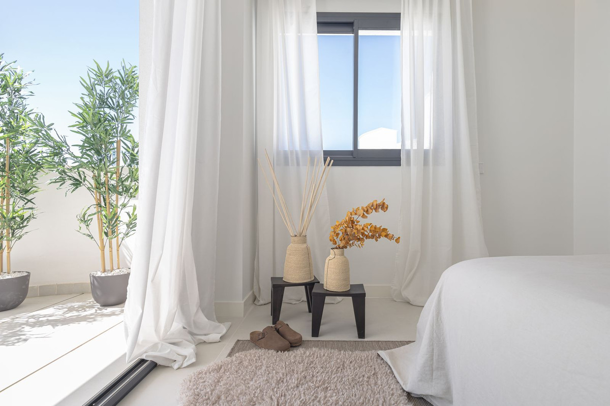 3 Bed Apartment for sale in Fuengirola Costa Del Sol, Málaga, Spain