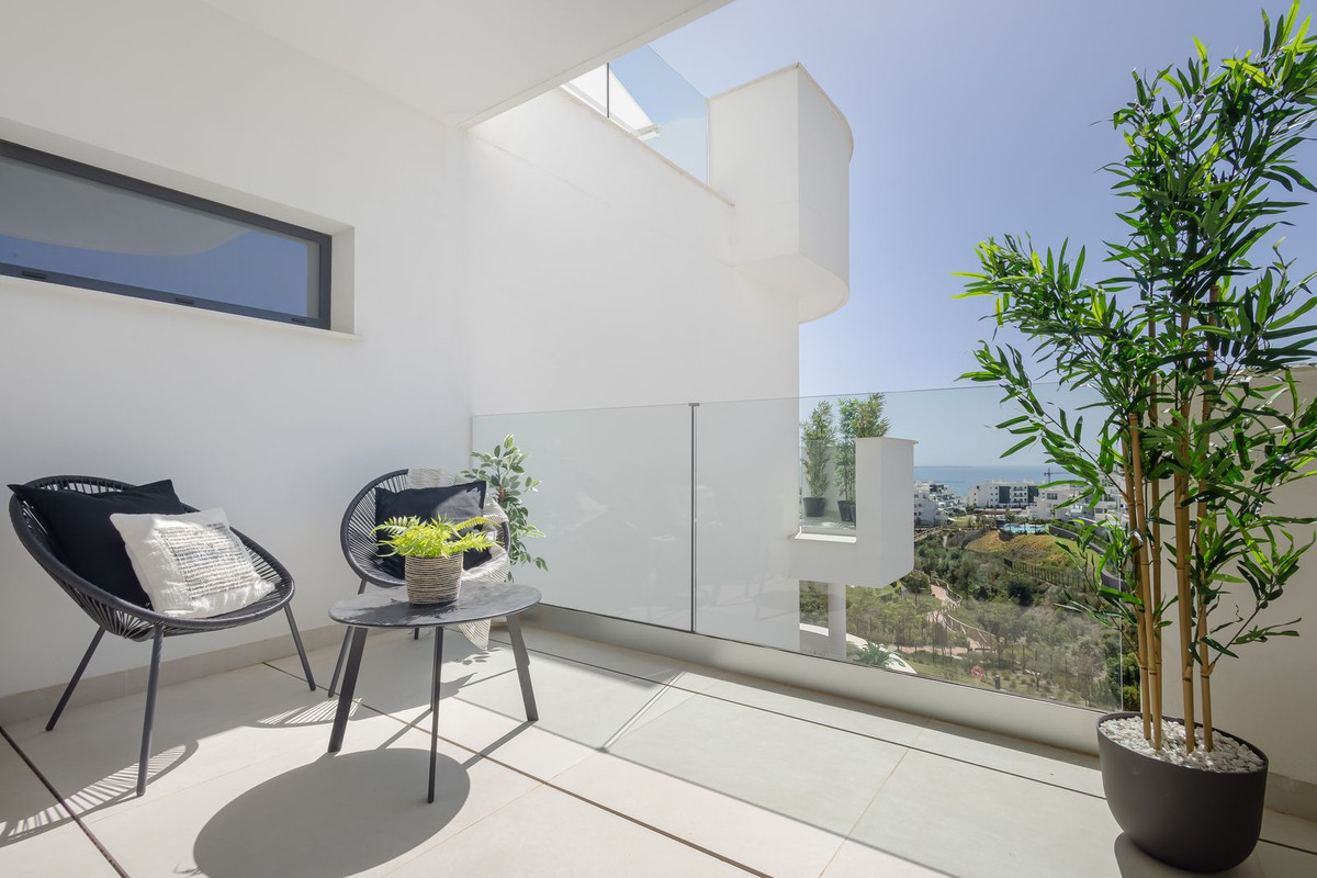 3 Bed Apartment for sale in Fuengirola Costa Del Sol, Málaga, Spain