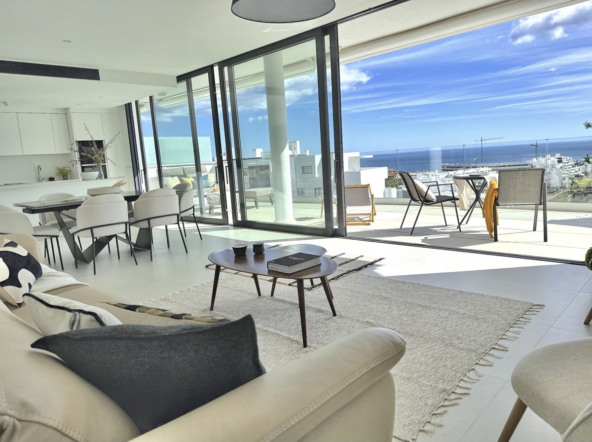 3 Bed Apartment for sale in Fuengirola Costa Del Sol, Málaga, Spain