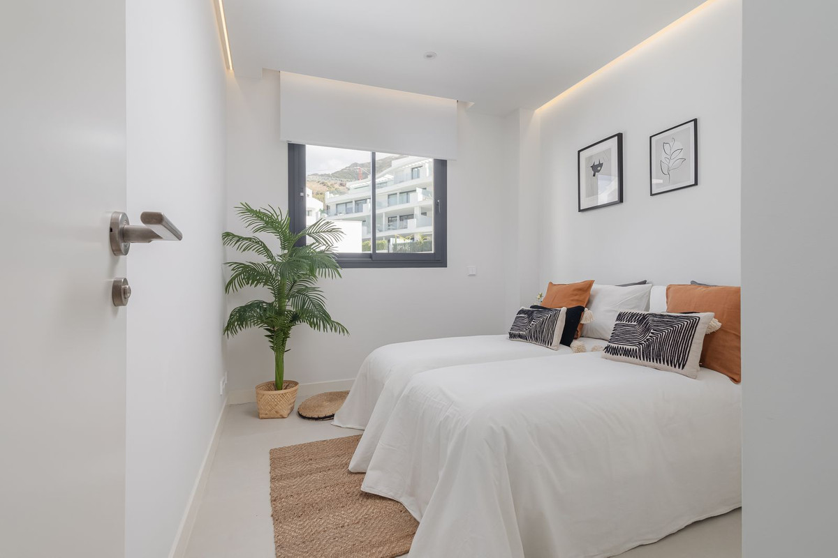 3 Bed Apartment for sale in Fuengirola Costa Del Sol, Málaga, Spain