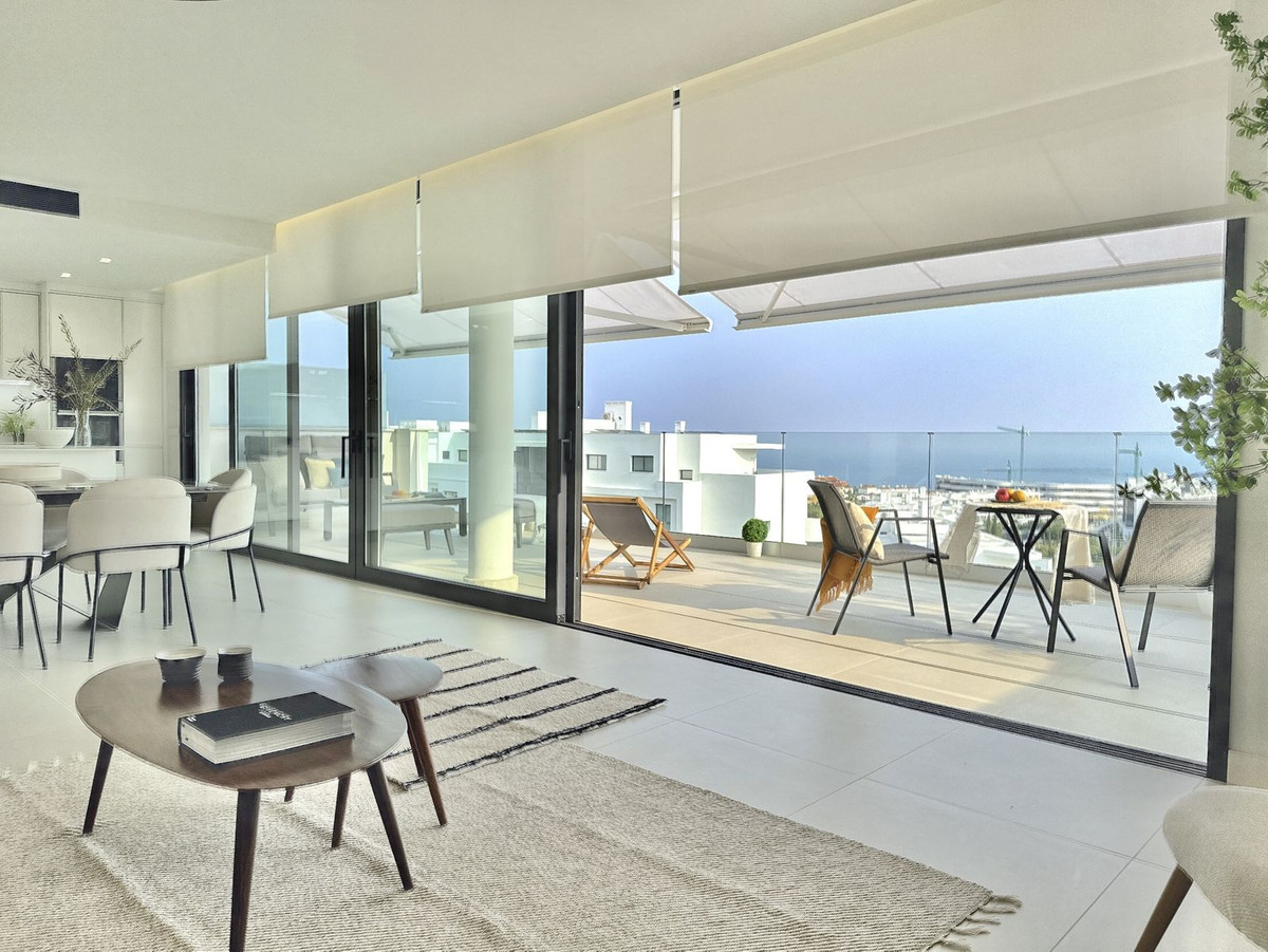 3 Bed Apartment for sale in Fuengirola Costa Del Sol, Málaga, Spain