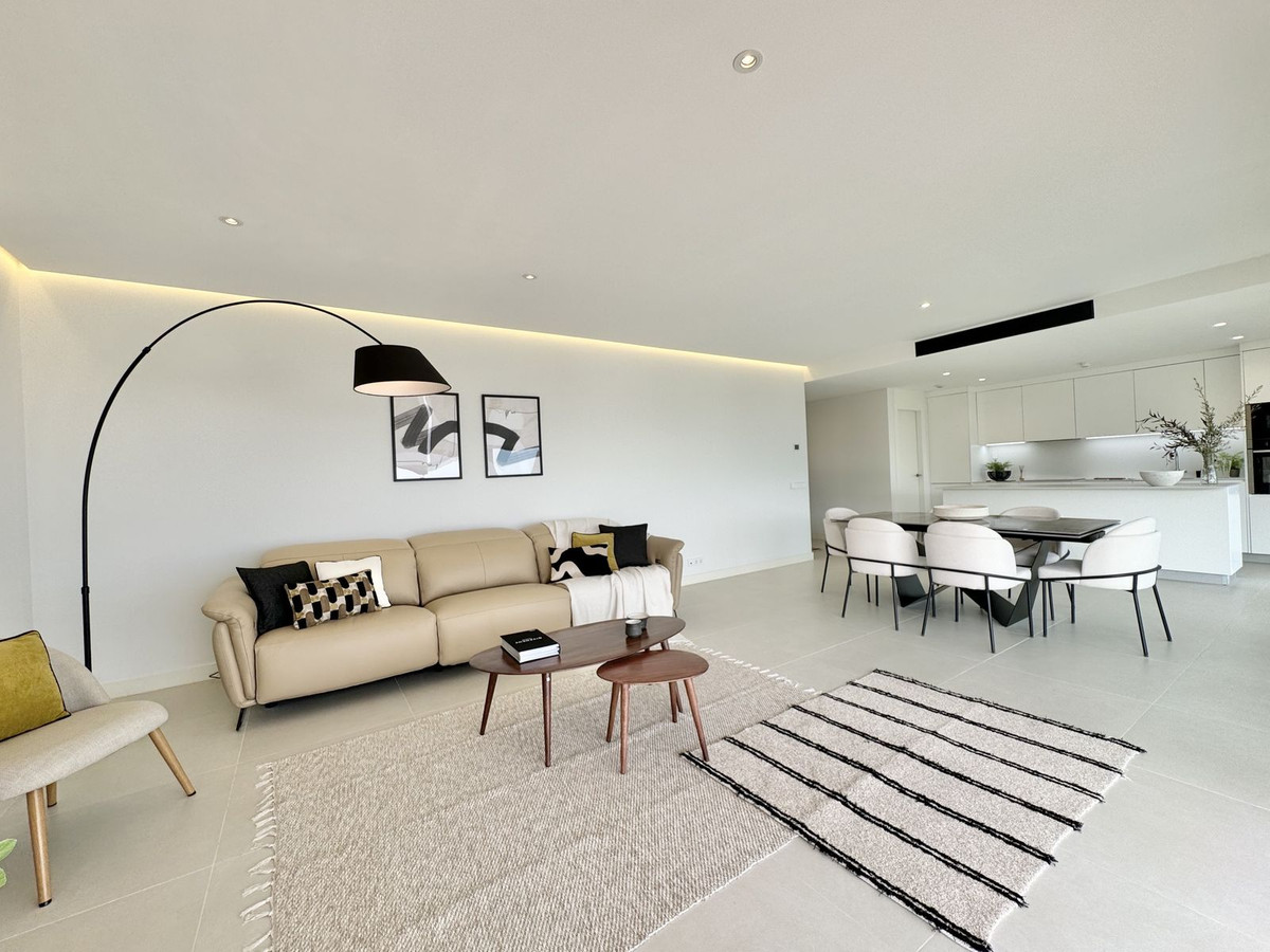 3 Bed Apartment for sale in Fuengirola Costa Del Sol, Málaga, Spain
