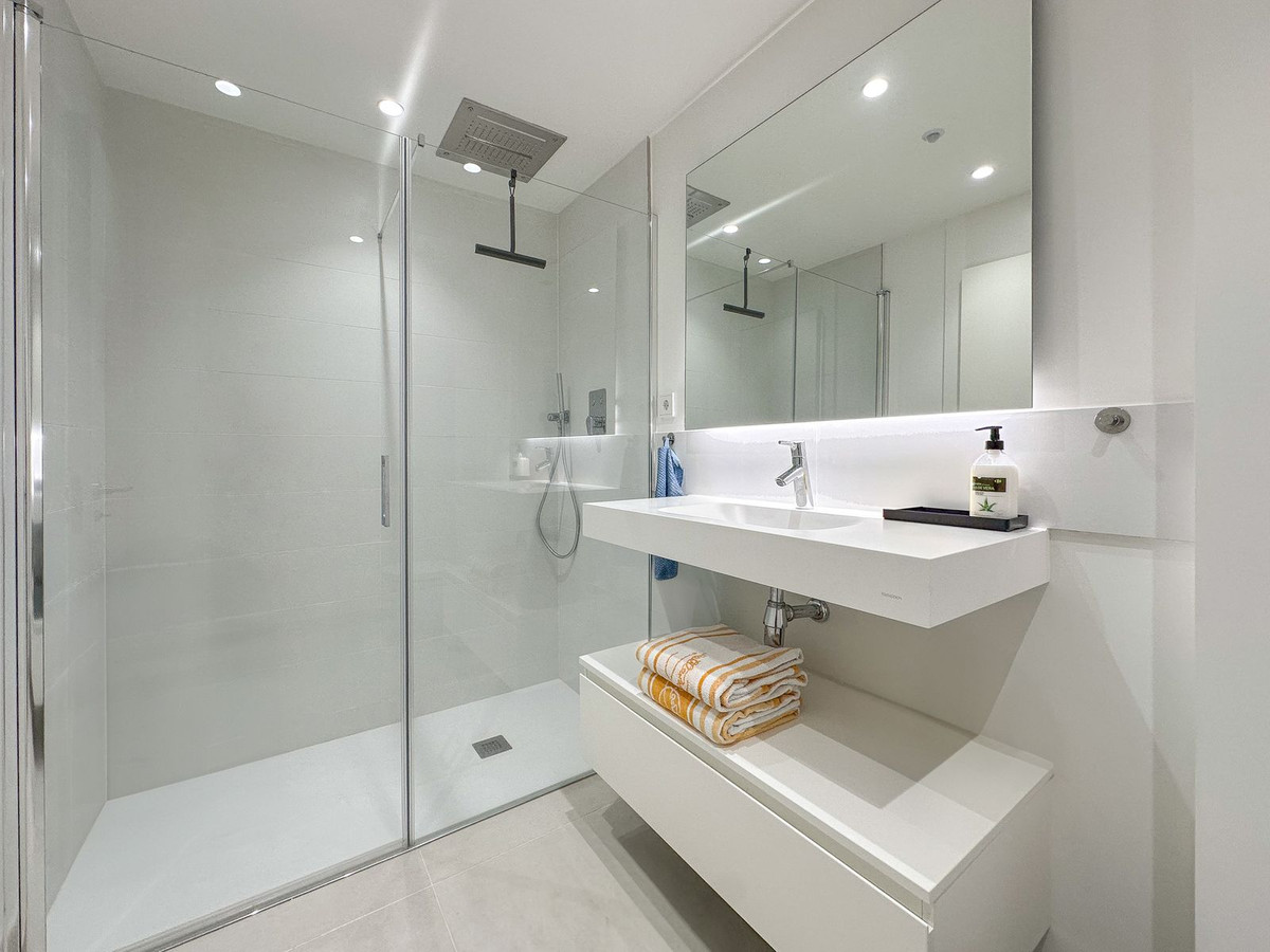 2 Bed Apartment for sale in Higueron Costa Del Sol, Málaga, Spain