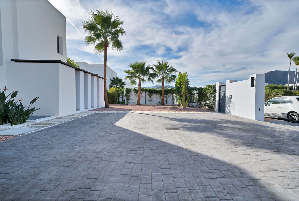 4 Bed Townhouse for sale in La Cala Golf Costa Del Sol, Málaga, Spain