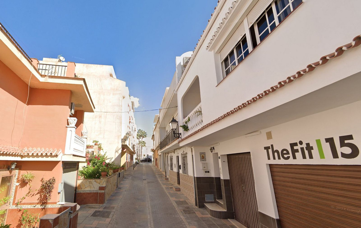 Se vende Apartamento Planta Baja de 3 dormitorios en Costa Del Sol, Málaga, España