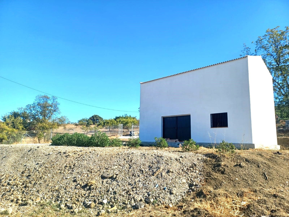 Se vende Finca - Cortijo de 3 dormitorios en Costa Del Sol, Málaga, España