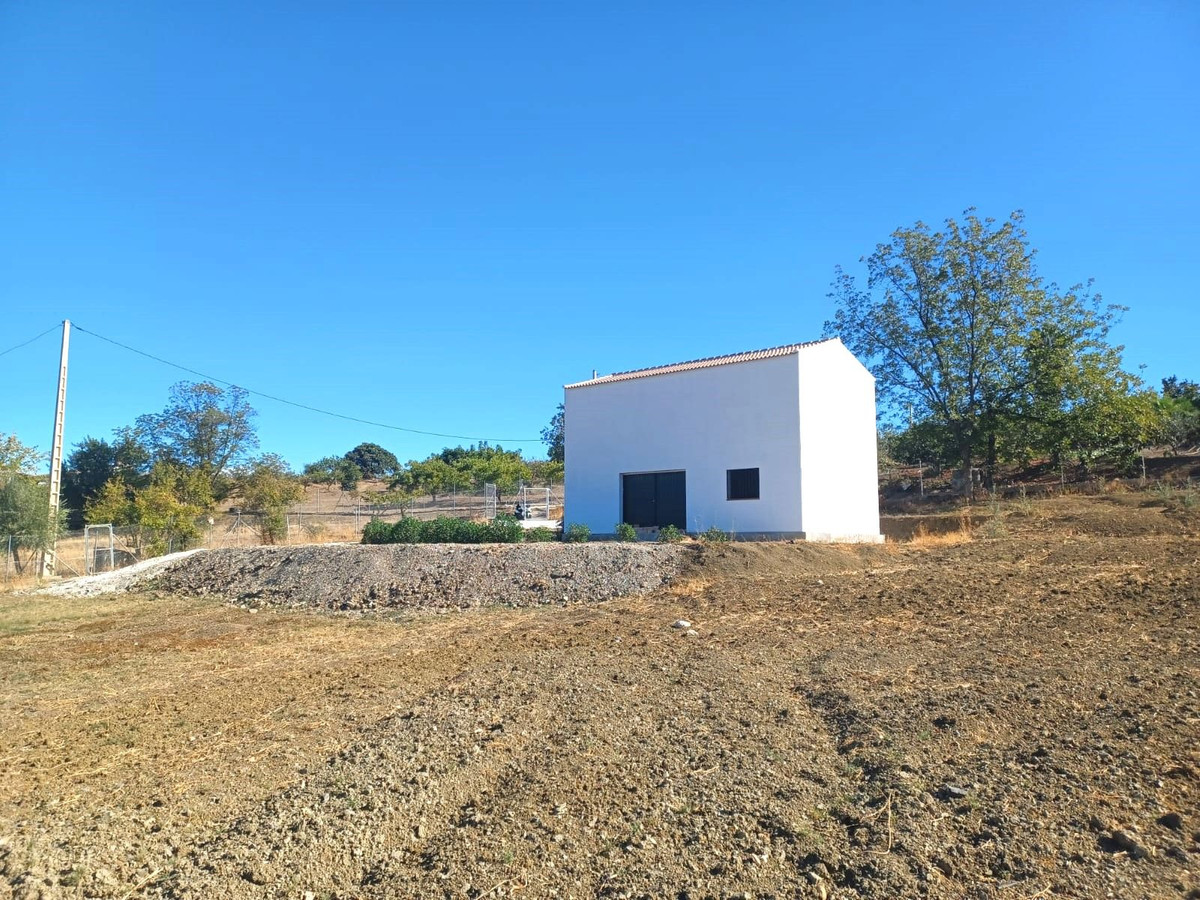Se vende Finca - Cortijo de 3 dormitorios en Costa Del Sol, Málaga, España