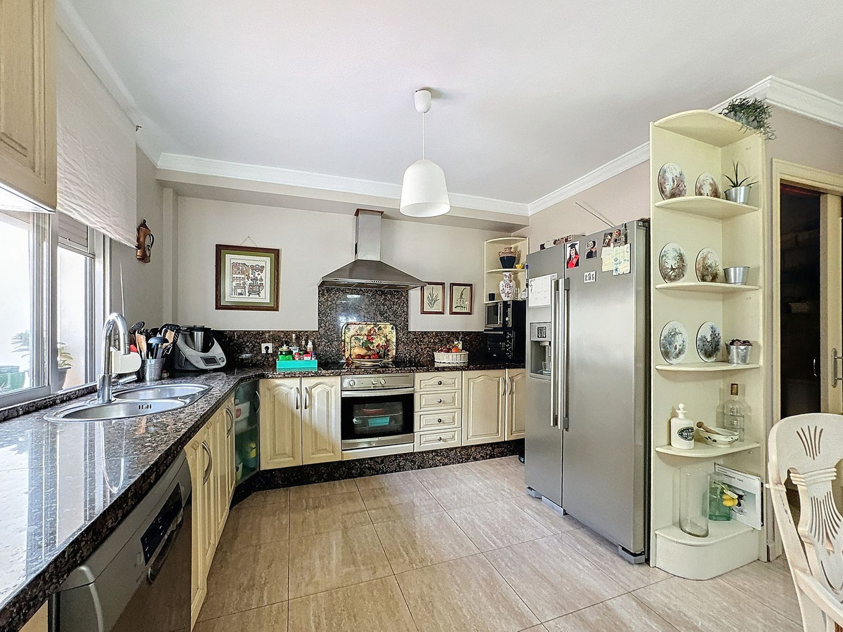 Se vende Pareada de 5 dormitorios en Costa Del Sol, Málaga, España