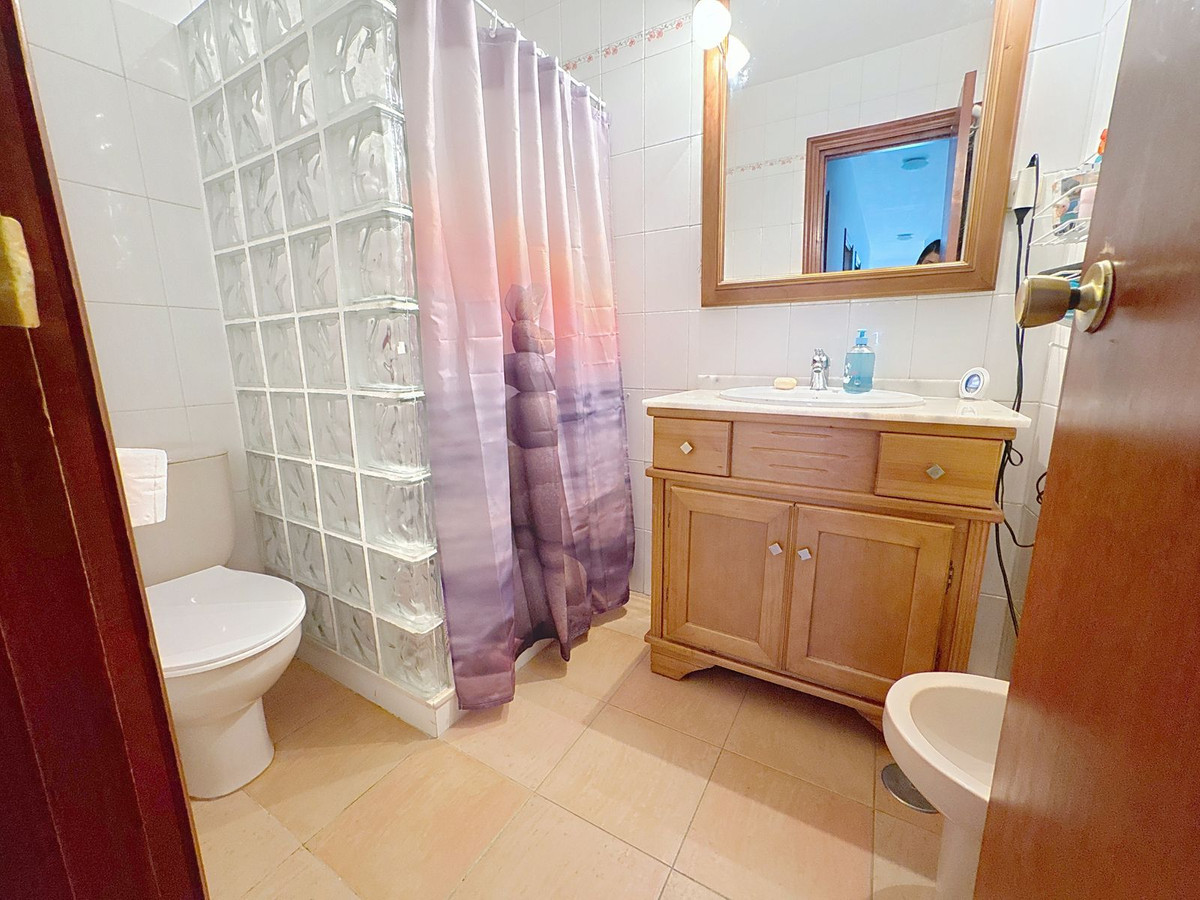 Se vende Pareada de 5 dormitorios en Costa Del Sol, Málaga, España