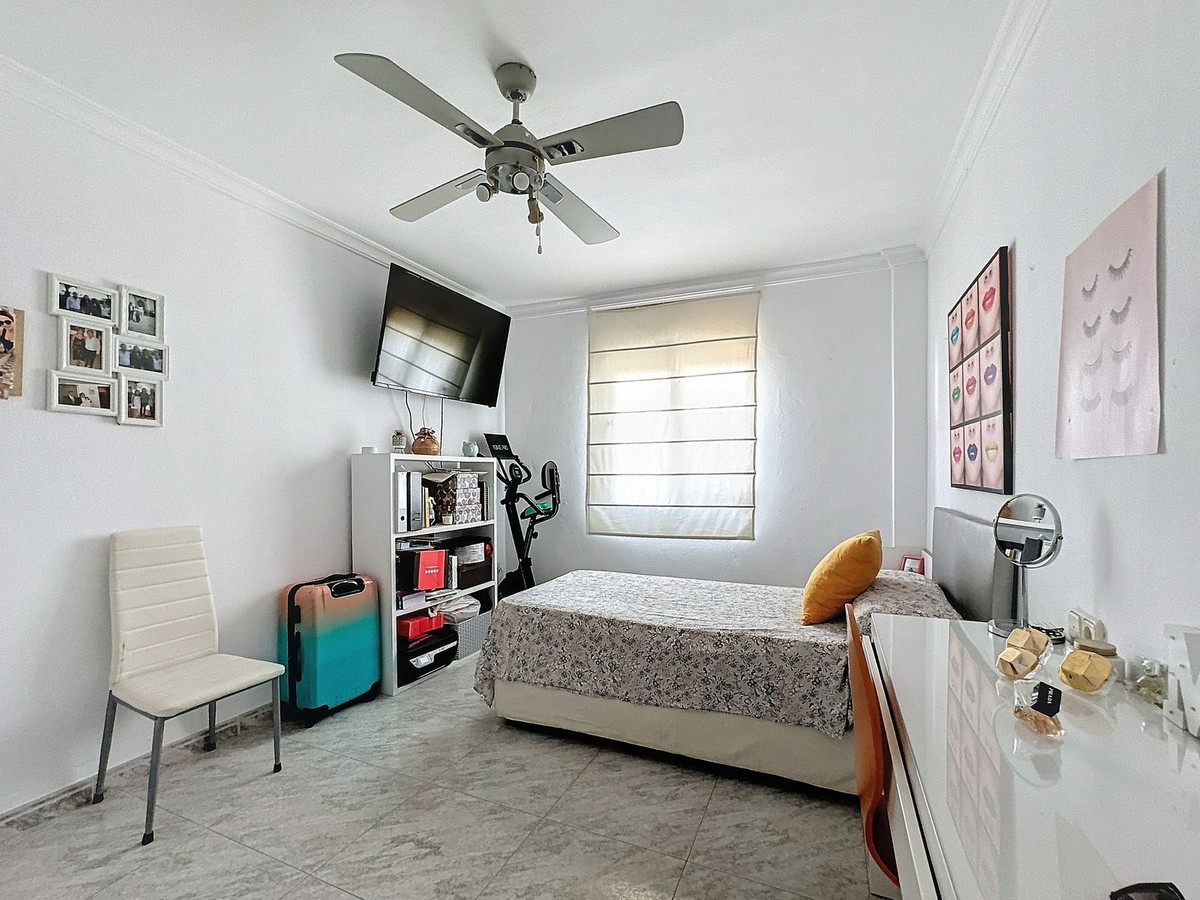 Se vende Pareada de 5 dormitorios en Costa Del Sol, Málaga, España