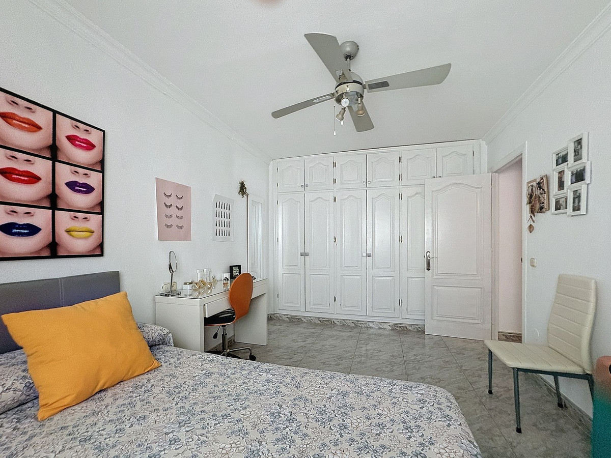 Se vende Pareada de 5 dormitorios en Costa Del Sol, Málaga, España