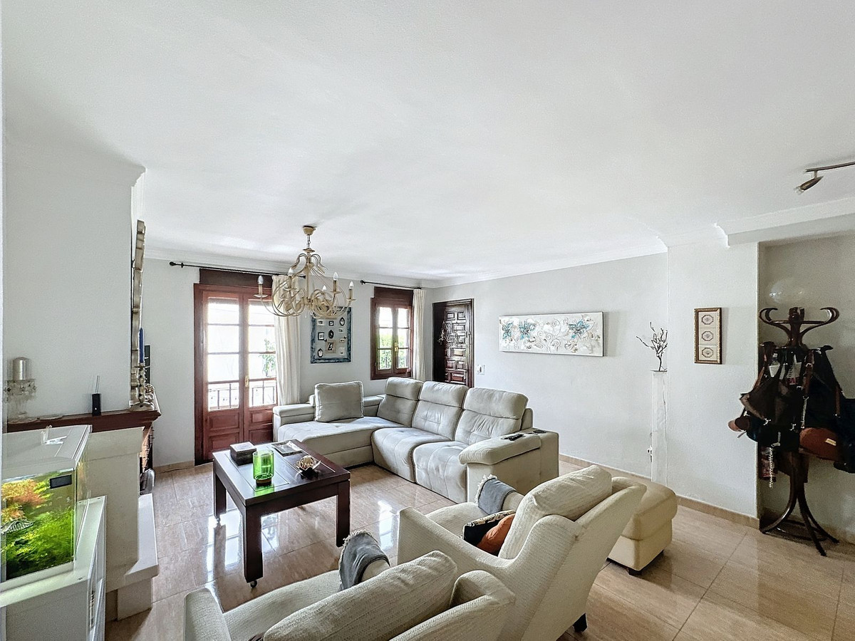 Se vende Pareada de 5 dormitorios en Costa Del Sol, Málaga, España