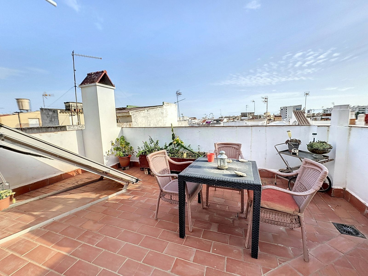 Se vende Pareada de 5 dormitorios en Costa Del Sol, Málaga, España
