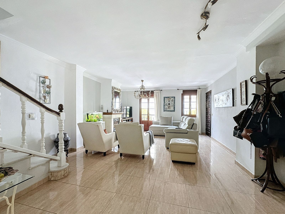 Se vende Pareada de 5 dormitorios en Costa Del Sol, Málaga, España