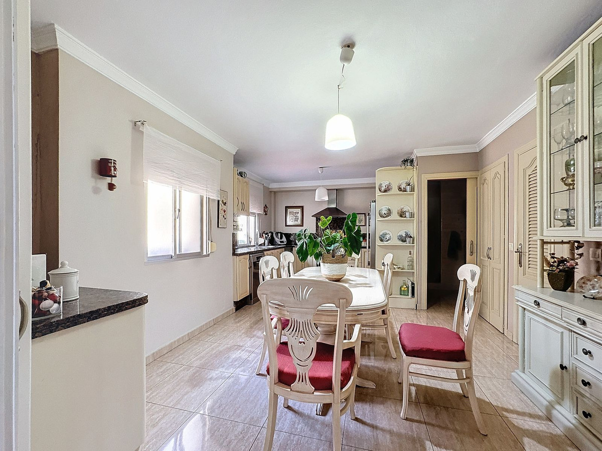 Se vende Pareada de 5 dormitorios en Costa Del Sol, Málaga, España