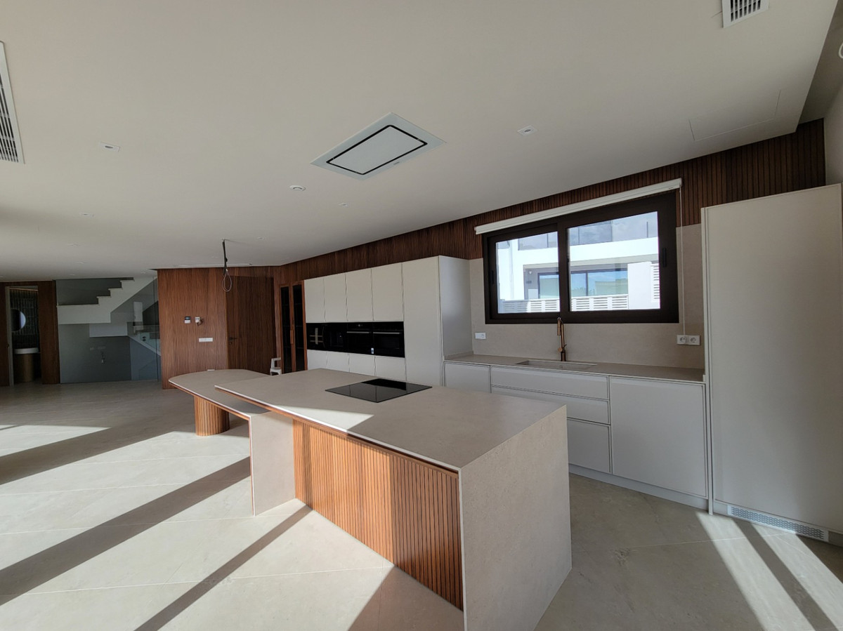 5 Bed Townhouse for sale in Calpe Costa Blanca, Alicante, Spain