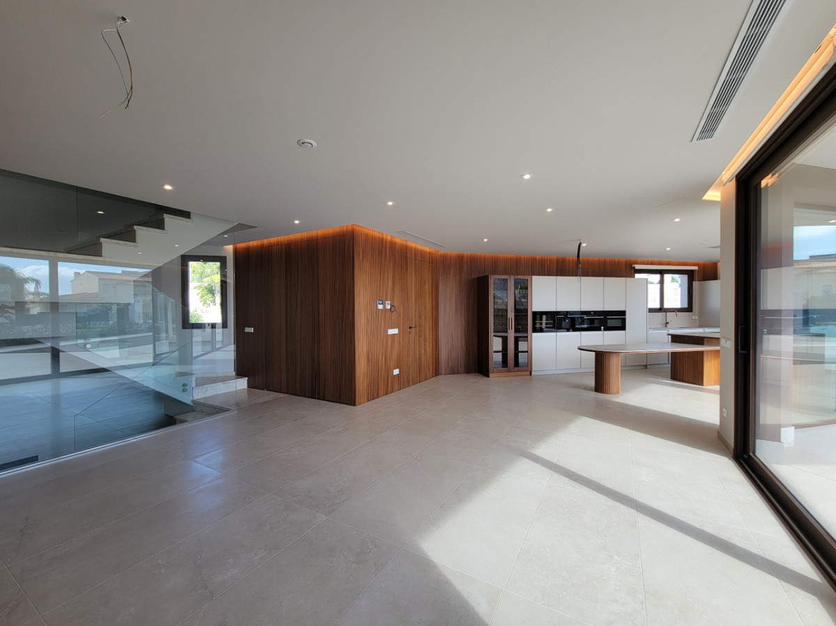 5 Bed Townhouse for sale in Calpe Costa Blanca, Alicante, Spain