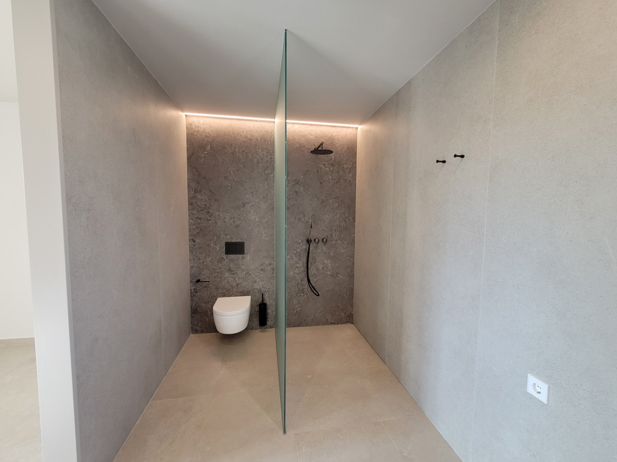 5 Bed Townhouse for sale in Calpe Costa Blanca, Alicante, Spain
