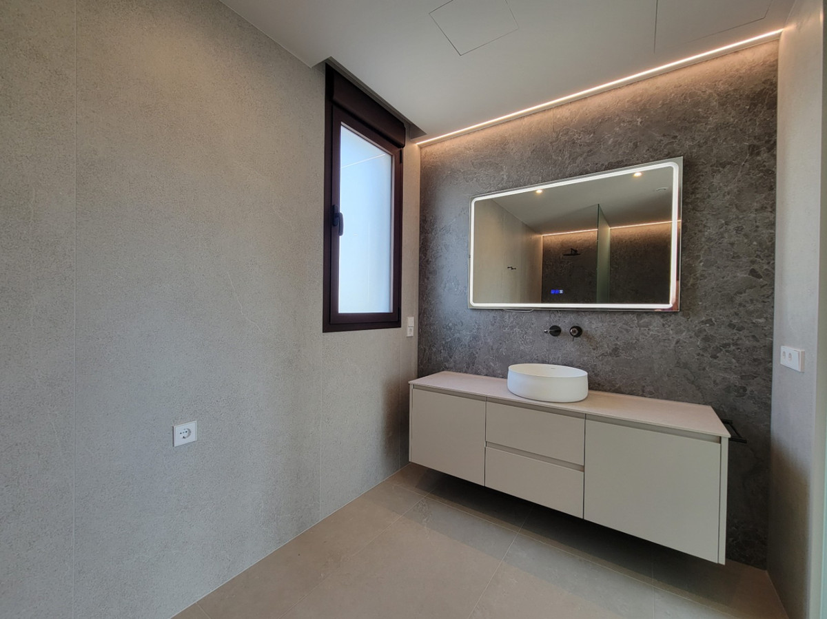 5 Bed Townhouse for sale in Calpe Costa Blanca, Alicante, Spain