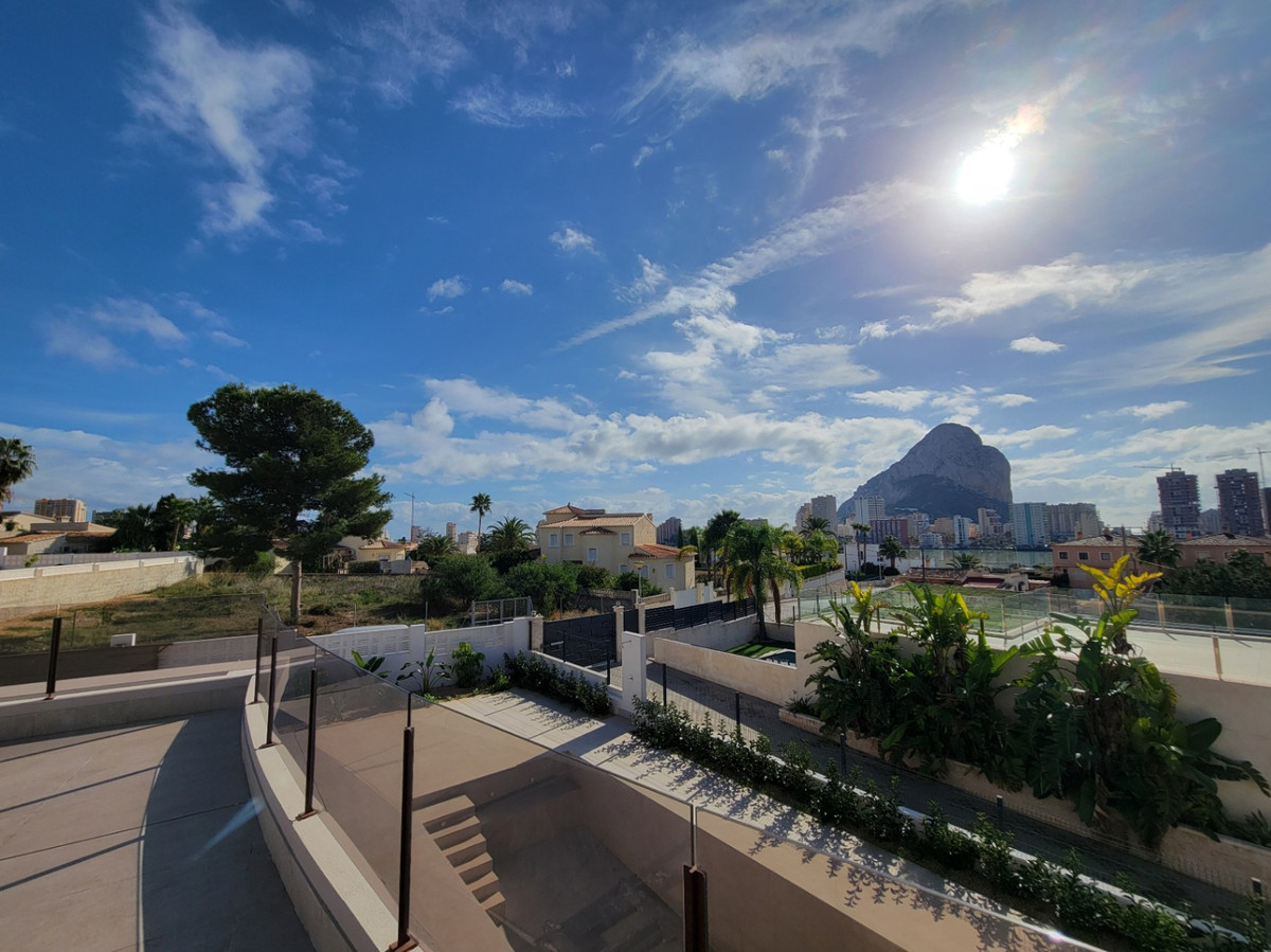 5 Bed Townhouse for sale in Calpe Costa Blanca, Alicante, Spain