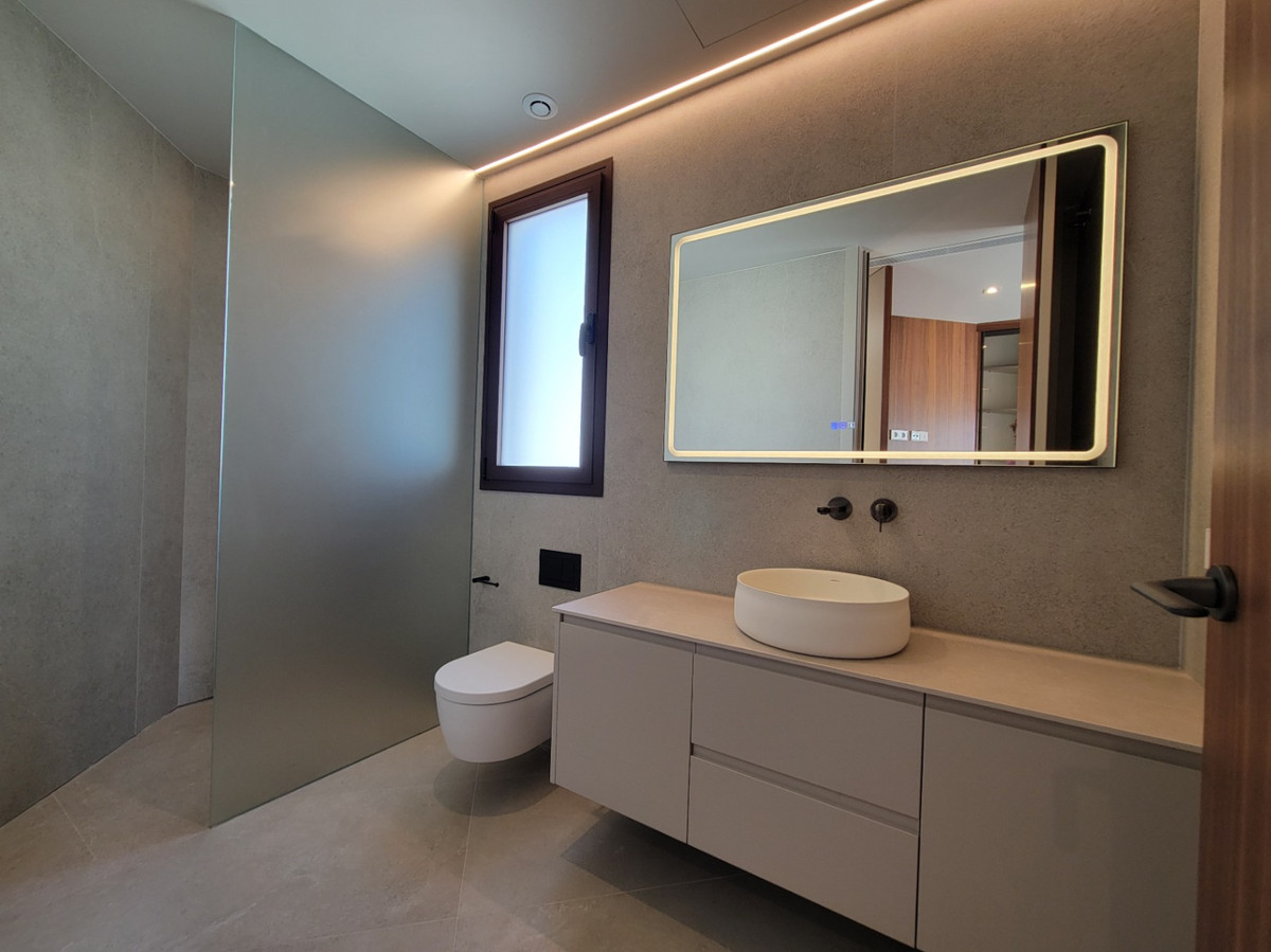 5 Bed Townhouse for sale in Calpe Costa Blanca, Alicante, Spain
