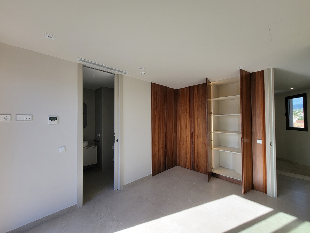 5 Bed Townhouse for sale in Calpe Costa Blanca, Alicante, Spain