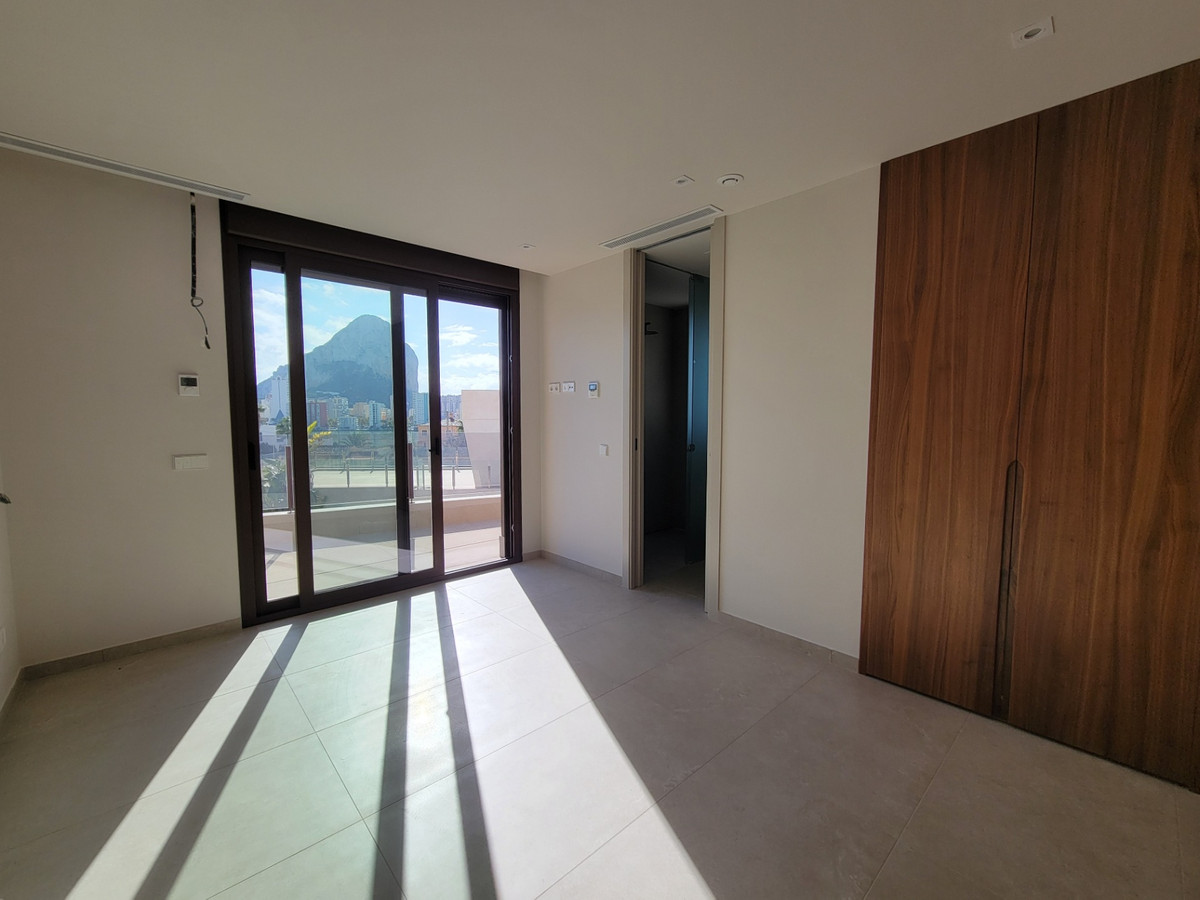 5 Bed Townhouse for sale in Calpe Costa Blanca, Alicante, Spain