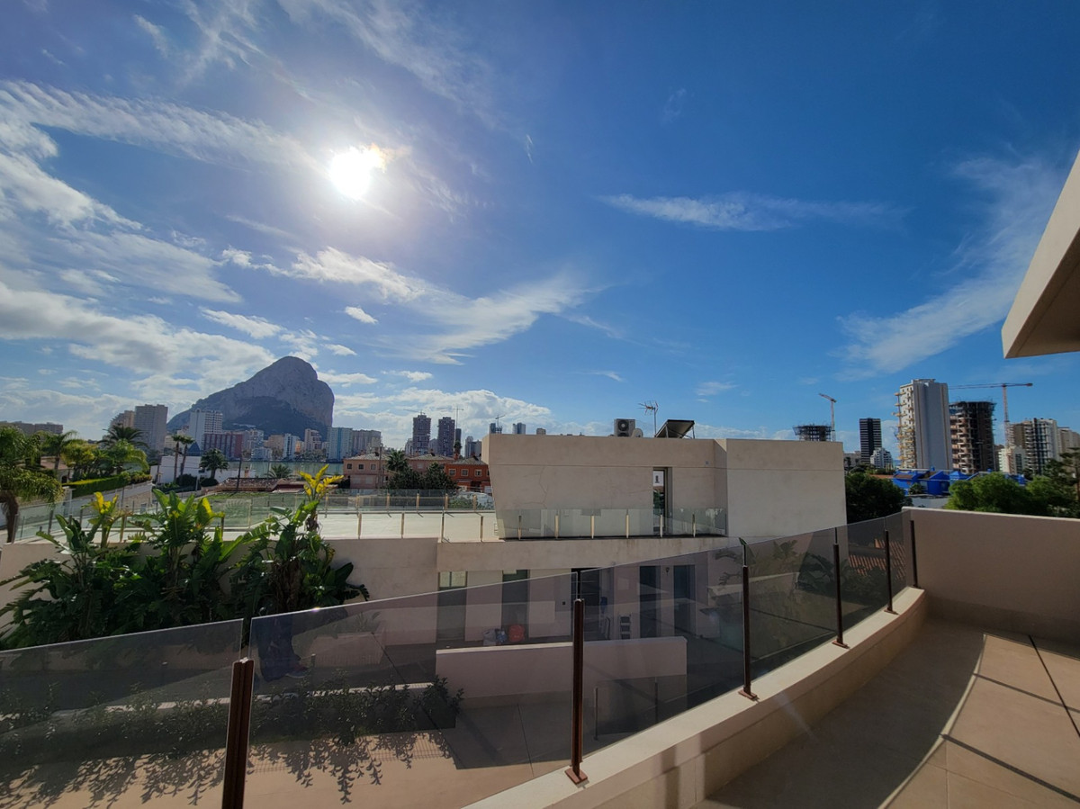 5 Bed Townhouse for sale in Calpe Costa Blanca, Alicante, Spain