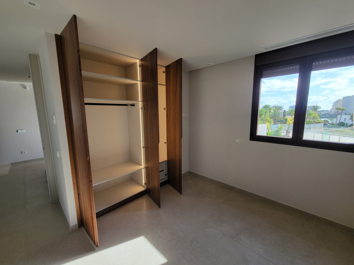 5 Bed Townhouse for sale in Calpe Costa Blanca, Alicante, Spain