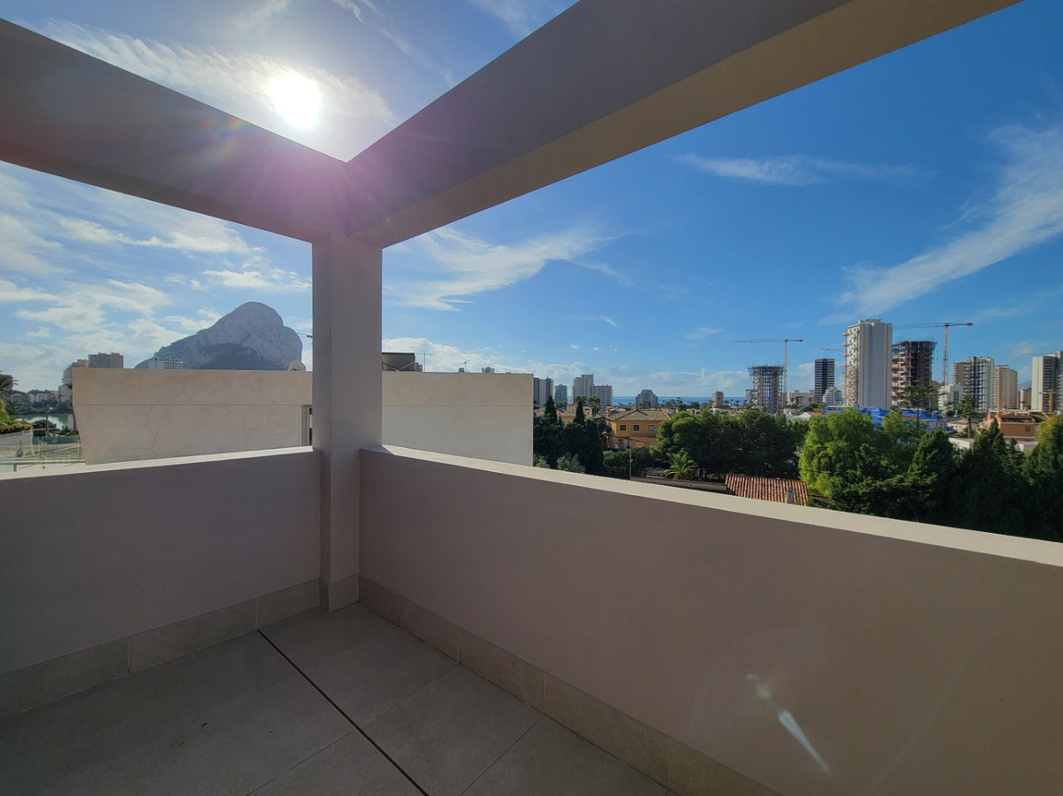 5 Bed Townhouse for sale in Calpe Costa Blanca, Alicante, Spain