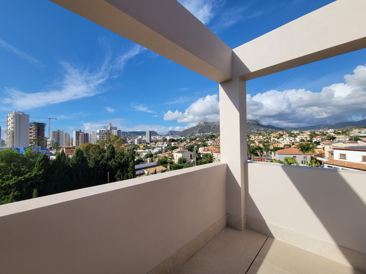 5 Bed Townhouse for sale in Calpe Costa Blanca, Alicante, Spain
