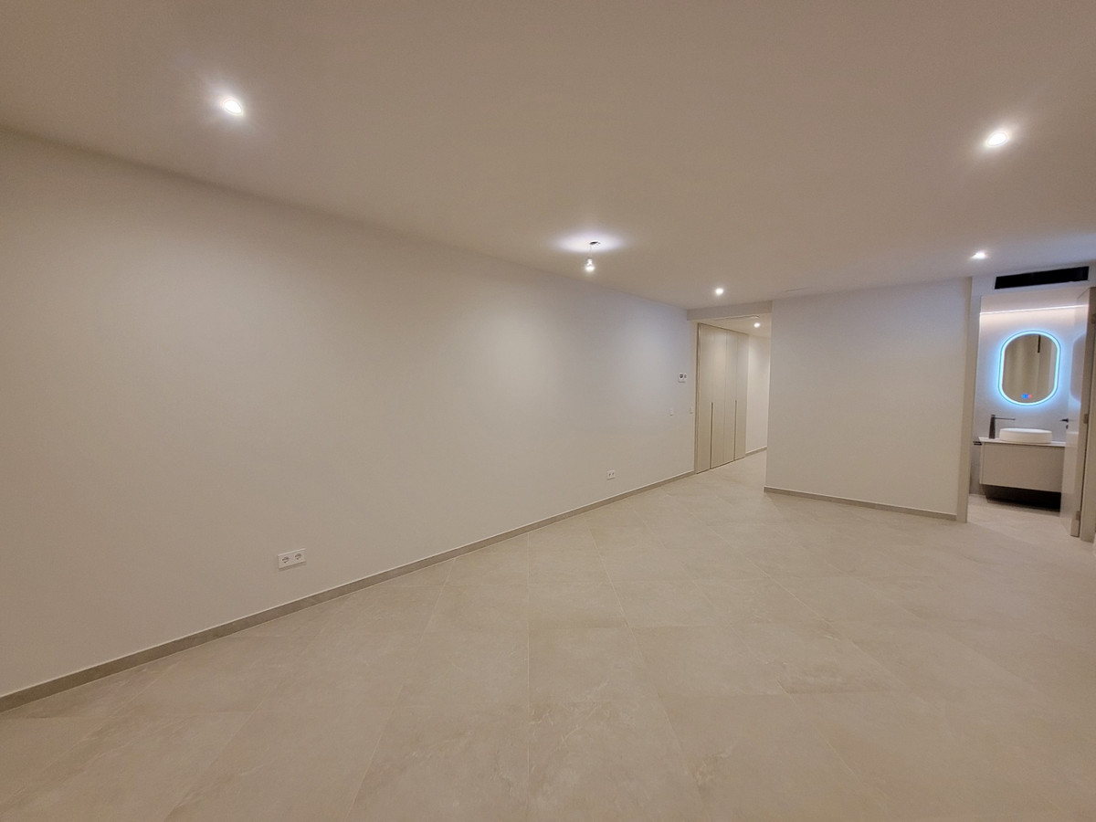 5 Bed Townhouse for sale in Calpe Costa Blanca, Alicante, Spain