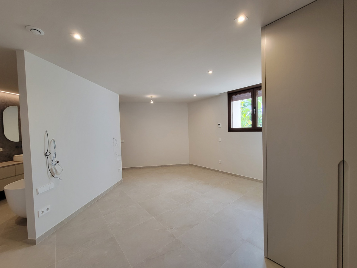 5 Bed Townhouse for sale in Calpe Costa Blanca, Alicante, Spain